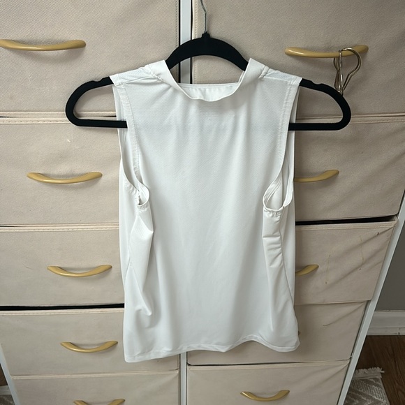 Sleeveless Mock Neck Golf/Tennis Top - Picture 3 of 3